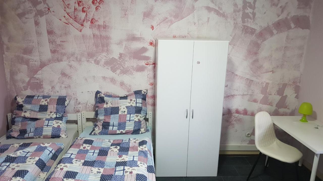 Handwerker Unterkunft Monteurzimmer Mit Gemeinschaftsbad In Brebach Saarbrücken Zewnętrze zdjęcie