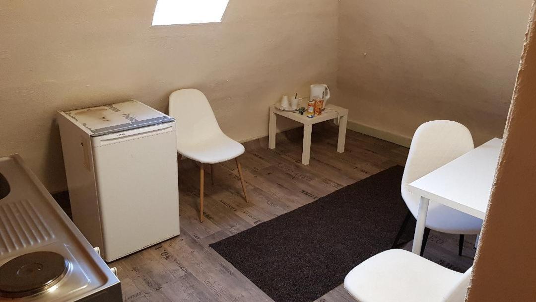 Handwerker Unterkunft Monteurzimmer Mit Gemeinschaftsbad In Brebach Saarbrücken Zewnętrze zdjęcie